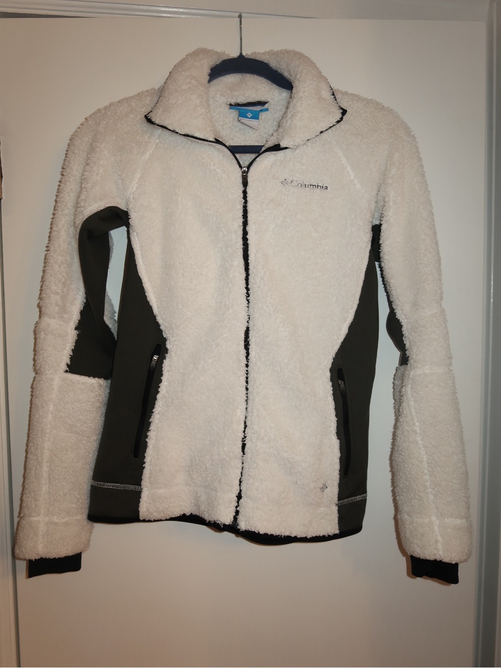 Columbia Cream Sherpa Jacket with Olive Panels